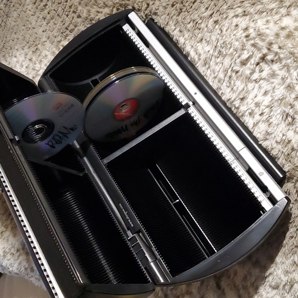 Discgear Selector 100 * CD DVD Games Organizer Storage Box - Picture 8 of 8